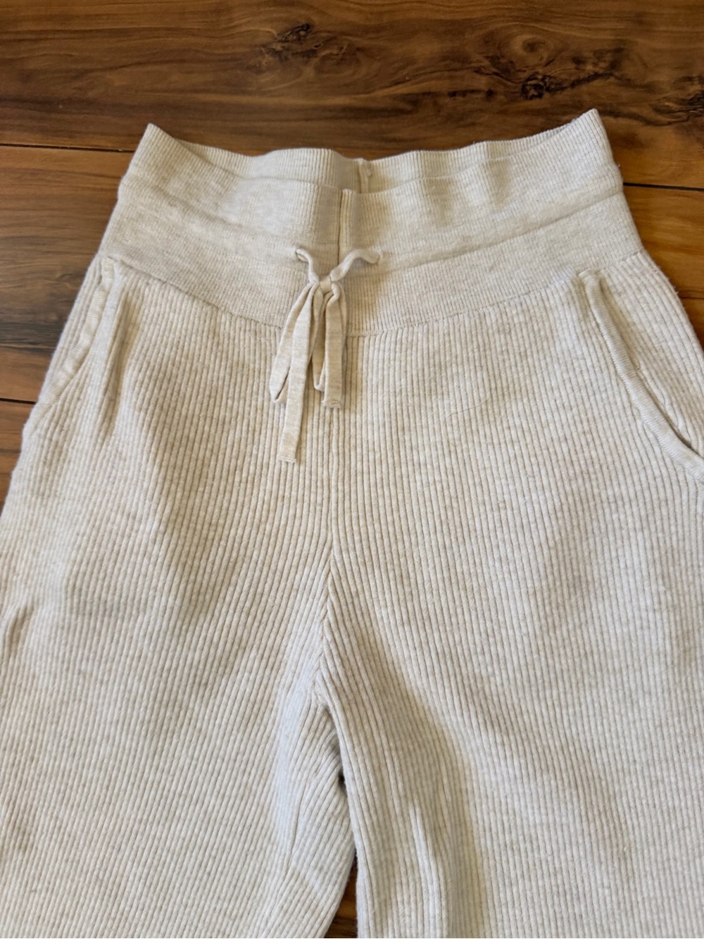 Uniqlo Women’s Washable Cream Knit Ribbed Pants - Picture 5 of 11
